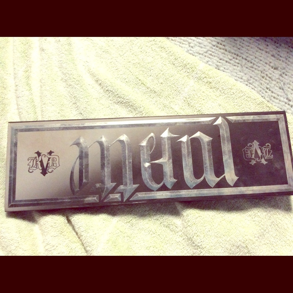 Kat Von D Metal Matte Palette